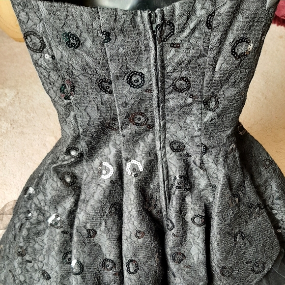 🎉2X HOST PICK🎉One Shoulder Dress Size 3/4 - Picture 6 of 10